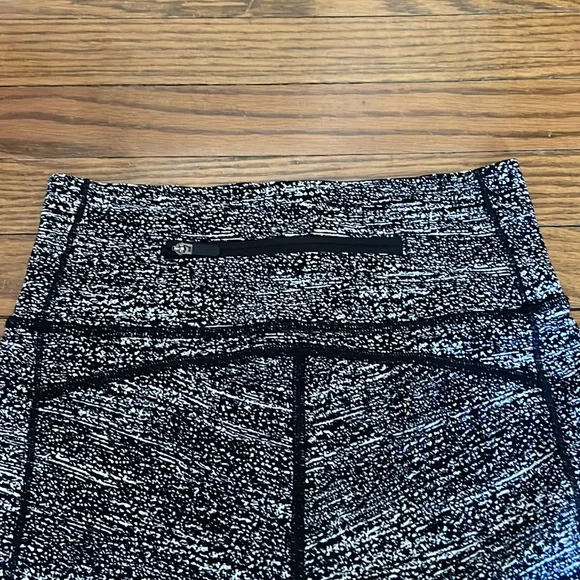 Lululemon Pace Perfect 7/8 Tight (25”) - Picture 11 of 11